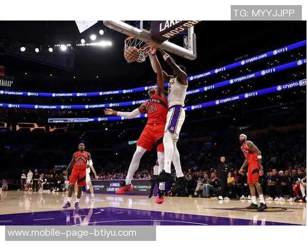 艾顿称东詹在关键时刻表现出色拉拉维亚攻防两端展现强大攻击性